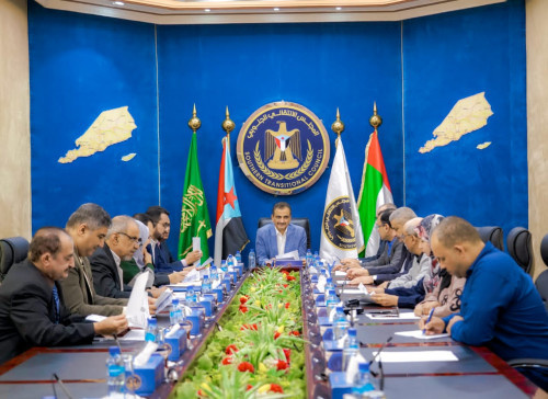 رئاسة الانتقالي تقف أمام نتائج لقاء الأمين العام للمجلس مع المبعوث الأممي في العاصمة عدن