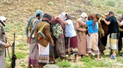 القاعدة والحوثي.. صفقة تبادل أسرى تفضح التحالف السري