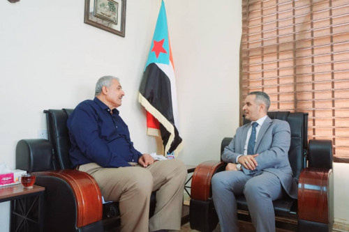 اليافعي يبحث مع نائب عميد كلية الاعلام التنسيق المشترك لتوعية المجتمع وتأهيل الكادر الإعلامي