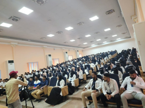 الاتحاد العام لطلاب جامعة عدن ينظم فعاليات الحملة التوعوية التثقيفية لصحة الفم وجمال الأسنان في كلية طب الأسنان 