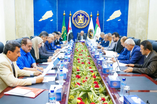 رئاسة الانتقالي تؤكد تمسك المجلس بوضع إطار خاص تفاوضي لقضية شعب الجنوب في مفاوضات وقف الحرب والعملية السياسية الشاملة