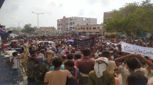 أبين.. تظاهرة حاشدة للمطالبة بالقصاص من قاتل الطفل ميثاق الدابية