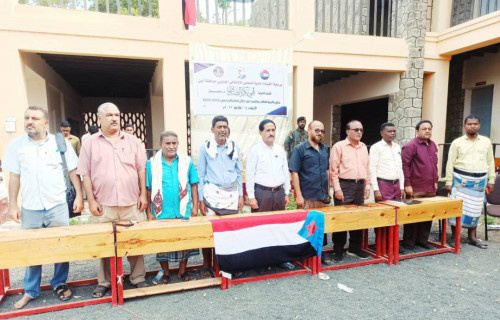بحضور الشقي.. ثانوية الصديق بزنجبار تحتفل بالطلاب المبدعين