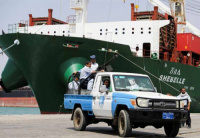 ميناء الحديدة.. أداة حوثية للاستثمار في معاناة اليمنيين