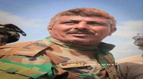 قائد ألوية العمالقة الجنوبية يُعزّي بوفاة مدير أمن محافظة لحج اللواء صالح السيد