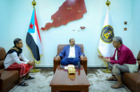 اللواء بن بريك يلتقي الأمين العام لنادي شعب حضرموت
