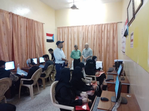 برعاية الانتقالي.. تدشين دورة تدريبية في الحاسوب الآلي للمرأة بمديرية صيرة