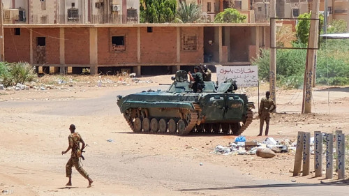أزمة السودان.. اشتباكات في الخرطوم ومحادثات في جدة