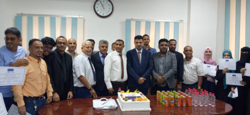 الرئيس التنفيذي لكاك بنك يكرم الموظفين المتميزين بمناسبة عيد العمال ويشيد بمستوى الأداء