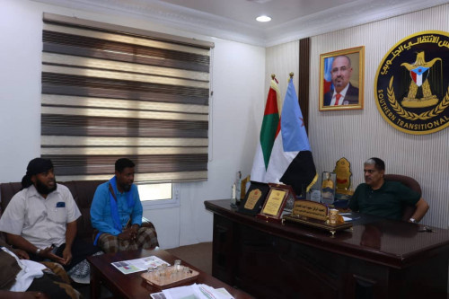 المحمدي يلتقي الهيئة الإدارية لنقابة المياه بساحل حضرموت 