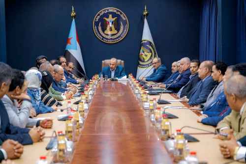 الرئيس الزُبيدي يترأس اجتماعا لهيئة الرئاسة والهيئات المساعدة