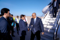 الرئيس الزُبيدي يصل المكلا لحضور الدورة السادسة للجمعية الوطنية