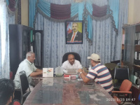 مدير عام مديرية الحصين يلتقي بممثل منظمة الإغاثة الإسلامية في الجانب الزراعي