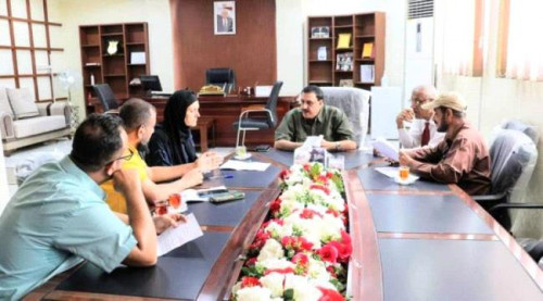 مدير أمن العاصمة عدن يلتقي بوفد منظمة أطباء بلا حدود الفرنسية