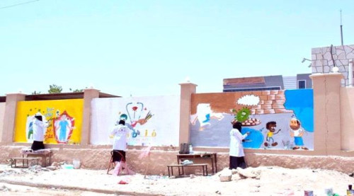 ضمن مبادرة "فن واعي".. فريق آرت مكس الفني ينفذ لوحات جدارية توعوية بسيئون