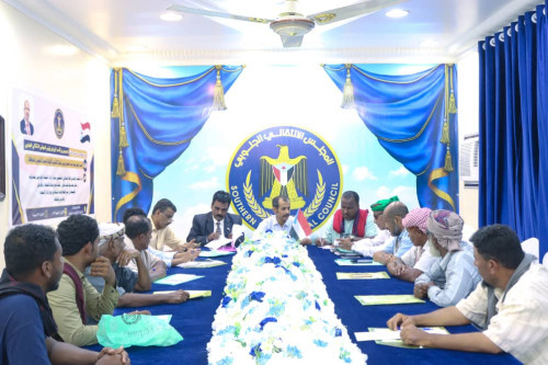 انتقالي حضرموت ينظم لقاءً تشاورياً لرؤساء أقسام الشهداء والجرحى بالمديريات