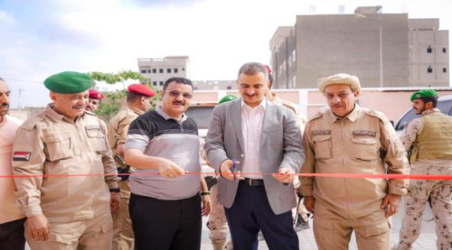 المحافظ لملس يفتتح مشروعين خدميين بمديرية المنصورة