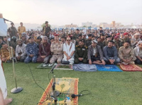 قيادة انتقالي شبوة تودي صلاة عيد الاضحى مع جموع المصلين في عتق