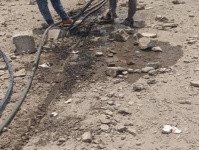 تواصل إزالة الربط العشوائي للمياه بالعاصمة عدن