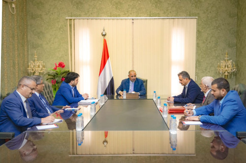 الرئيس الزُبيدي يشدد على سرعة توفير حلول عاجلة لانتشال وضع كهرباء العاصمة عدن
