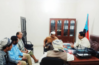 الشقي يلتقي مدير عام الوضيع ولجنة متابعة الخدمات في زنجبار