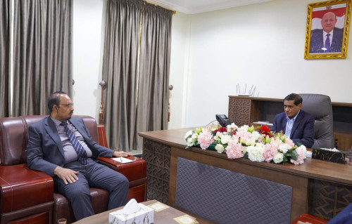 اللواء البحسني يطلع على نشاط السلطة المحلية في محافظة حضرموت