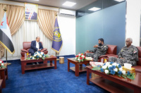 اللواء بن بريك يشيد بدور ومهام لواء حماية المنشآت ويحثهم على العمل بوتيرة عالية