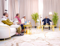 الرئيس الزُبيدي يلتقي محافظ محافظة إب