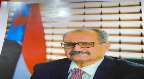 نائب الأمين العام يُعزَّي محمد الجعدي في وفاة زوجته
