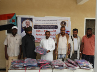 انتقالي حصوين يدشن توزيع الحقيبة المدرسية لطلاب الأسر الأكثر احتياجا