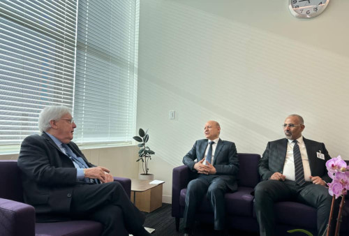 الرئيس الزُبيدي يلتقي وكيل الأمين العام للأمم المتحدة للشؤون الإنسانية