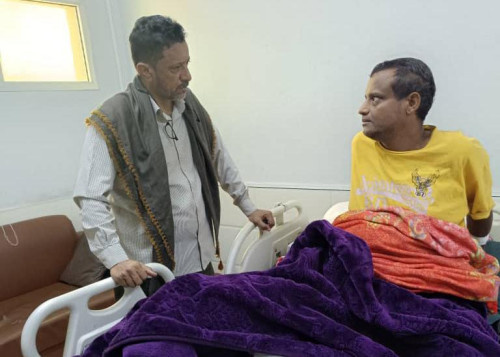 رئيس تنفيذية انتقالي أبين يطمئن على صحة الجريح محمد نجيب