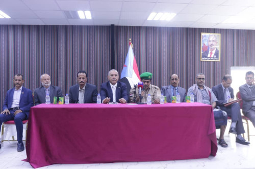 فريق هيئة الرئاسة يدشن أولى لقاءاته بأعضاء القيادة المحلية لانتقالي محافظة حضرموت ومديريات الساحل