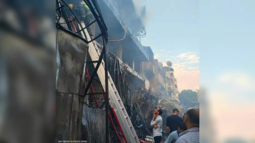 مصر.. حريق ضخم يلتهم سوقا عمره 70 عاما في السيدة زينب