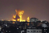 إسرائيل تقصف غزة بالقذائف.. وحصيلة القتلى في ارتفاع