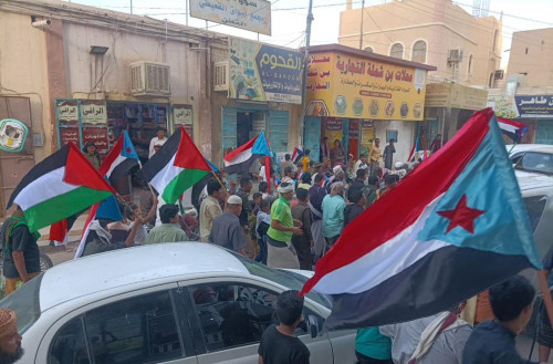 انتقالي القطن ينظم مسيرات حاشدة احتفاءً بالذكرى الـ 60 لثورة 14 أكتوبر المجيدة