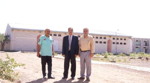 الوكيل الحريري يتفقد مشاريع الطرقات الداخلية في مدنية الضالع