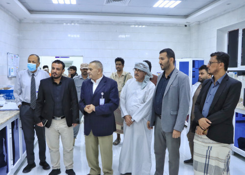 رئيس تنفيذية انتقالي شبوة يتفقد سير العمل بمستشفى الهيئة العام بعتق