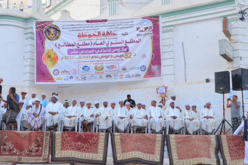 برعاية الرئيس الزُبيدي.. 82 عريسا وعروسا يحتفلون بزواجهم الجماعي في سيئون