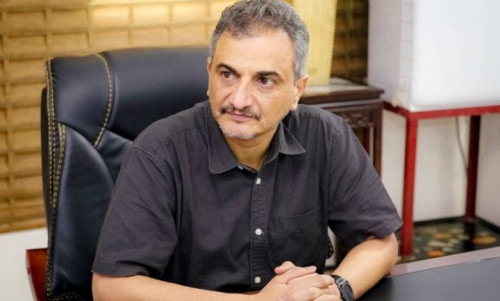 محافظ العاصمة عدن يُعزَّي المهندس محمد ناصر عبادي في وفاة والده