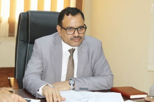 الوزير السقطري يصدر قراراً بإغلاق موسم اصطياد الحبار