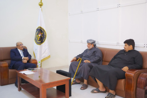 الكثيري يطّلع على نشاط مركز عدن الدولي للتحكيم وتسوية المنازعات 