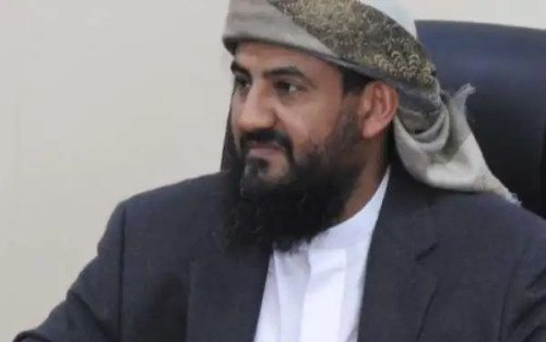 النائب المحرمي يُعزّي العميد علي بن شنظور بوفاة والده