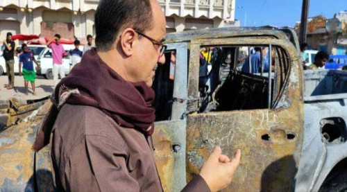 مدير عام دارسعد يتفقد موقع الانفجار الغادر الذي حدث بالمديرية