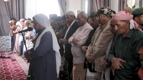 بموكب جنائزي مهيب.. تشييع جثمان الشهيد محمد المرهبي إلى مثواه الأخير في العاصمة عدن