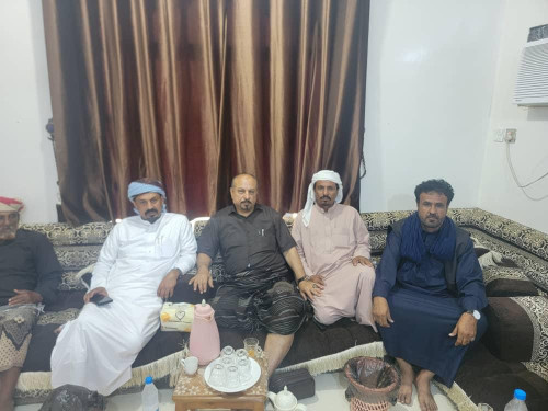 الشيخ ناصر الصيعري يقدم واجب العزاء في استشهاد محمد المرهبي بالعاصمة عدن 
