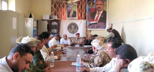 برئاسة العميد مهدي.. اجتماع مشترك لانتقالي الحصين والسلطة المحلية والأجهزة الأمنية بالمديرية