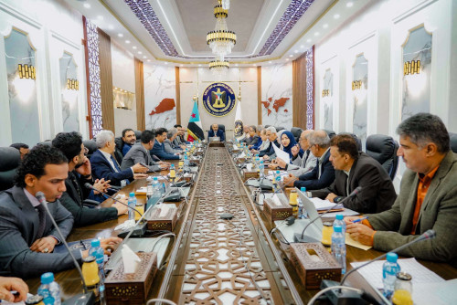 رئاسة الانتقالي تُدين الهجوم الإرهابي الحوثي على السفينة "ترو كونفيدنس" وتؤكد ضرورة التعاطي الدولي الحازم لحماية خطوط الملاحة