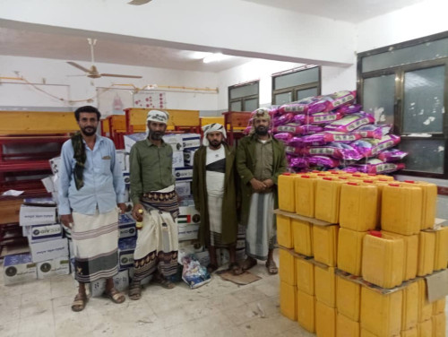 &nbsp;انتقالي سرار يدشن توزيع السلال الغذائية للأسر المحتاجة بالمديرية