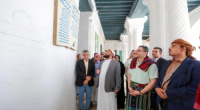 رئيس الوزراء يزور المدرسة الوسطى في غيل باوزير